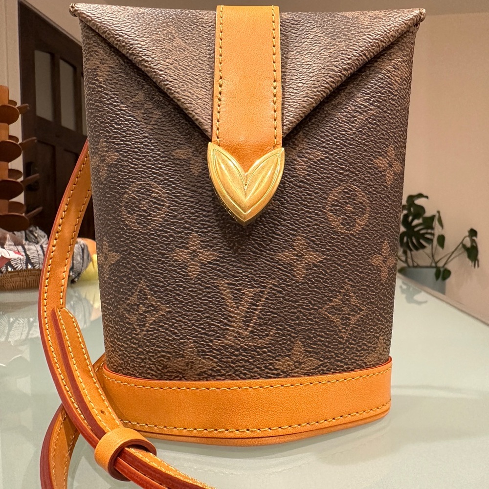 Louis Vuitton envelope pouch